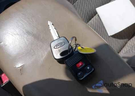 2004 Ford Escape Xlt from USA, damaged, VIN 1FMYU93144DA10489